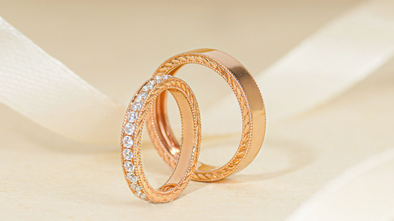 Nhẫn cưới nên mua vàng gì